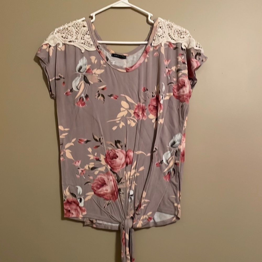 Floral shirt with tie in front. Crotchet on shoulders